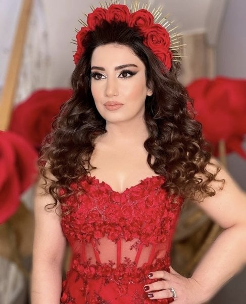 GÜLLÜ TASARIM KINA TACI