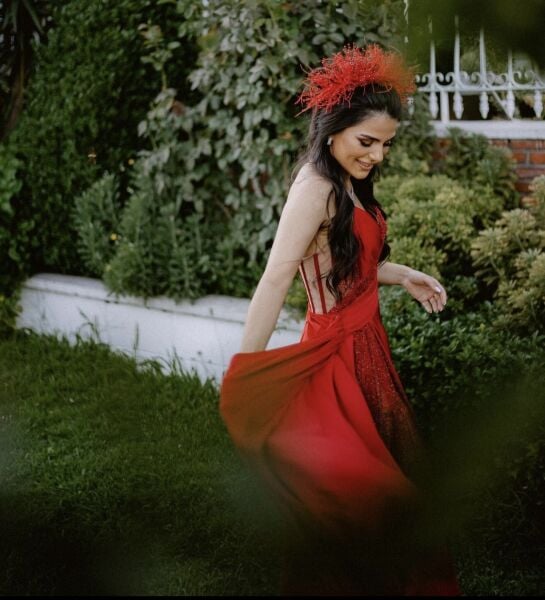 Yoğun Kristal Boncuklu Tüylü Kına Tacı