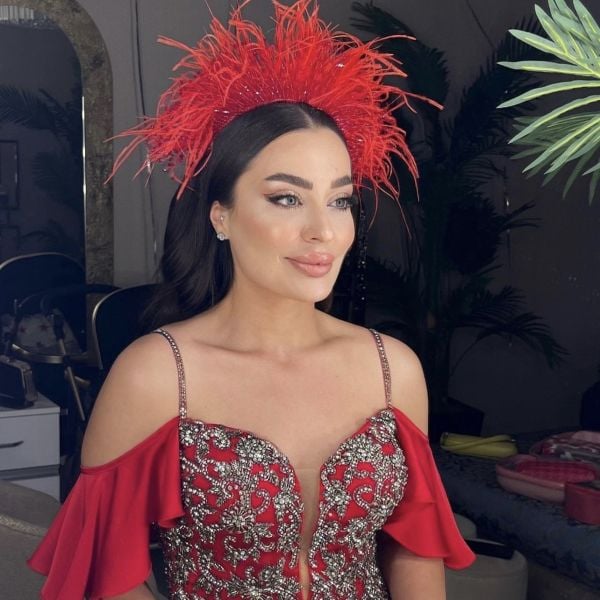 Yoğun Kristal Boncuklu Tüylü Kına Tacı