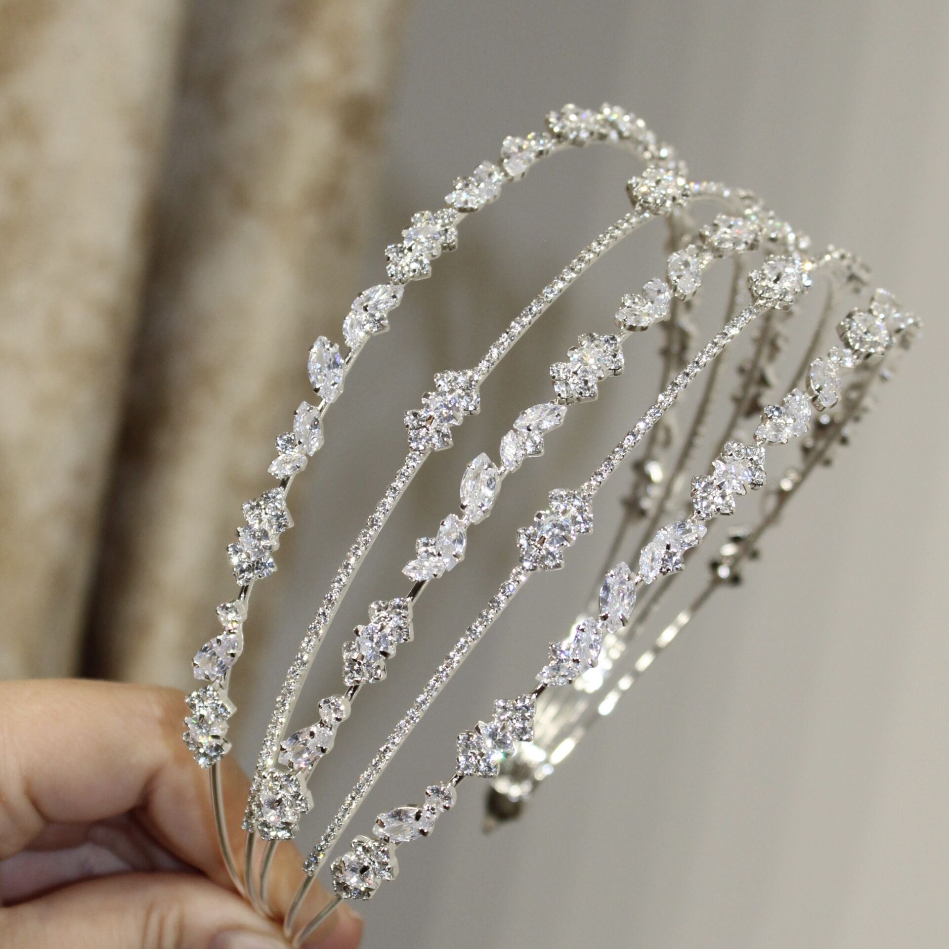 ZİRKON BEŞ SIRA SAÇ AKSESUARI