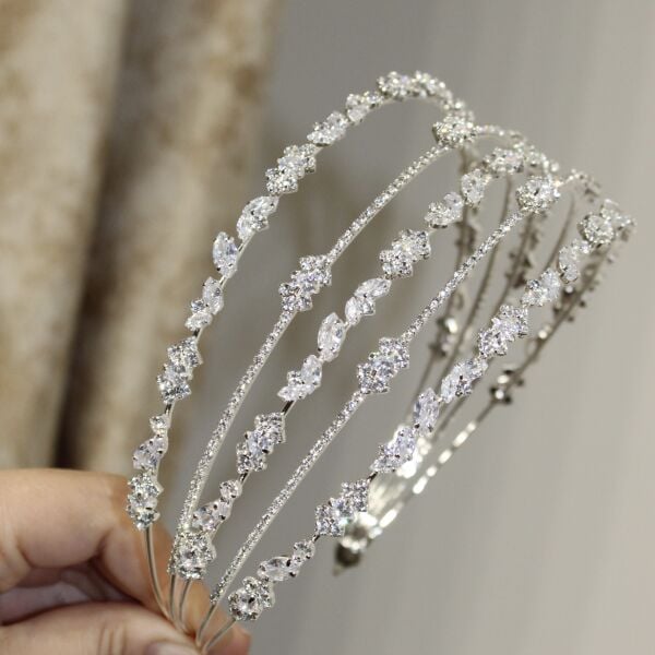 ZİRKON BEŞ SIRA SAÇ AKSESUARI