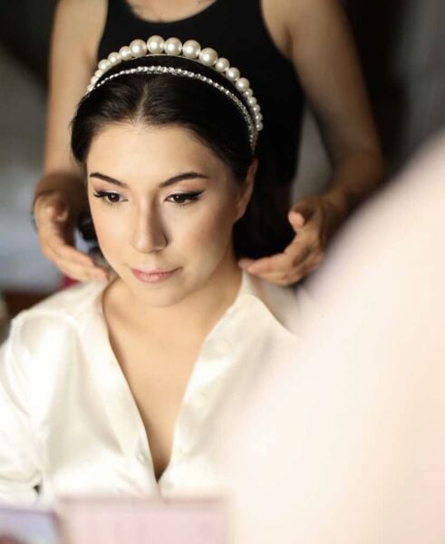 KRİSTAL TAŞLI VE İNCİLİ İKİ SIRA TAÇ