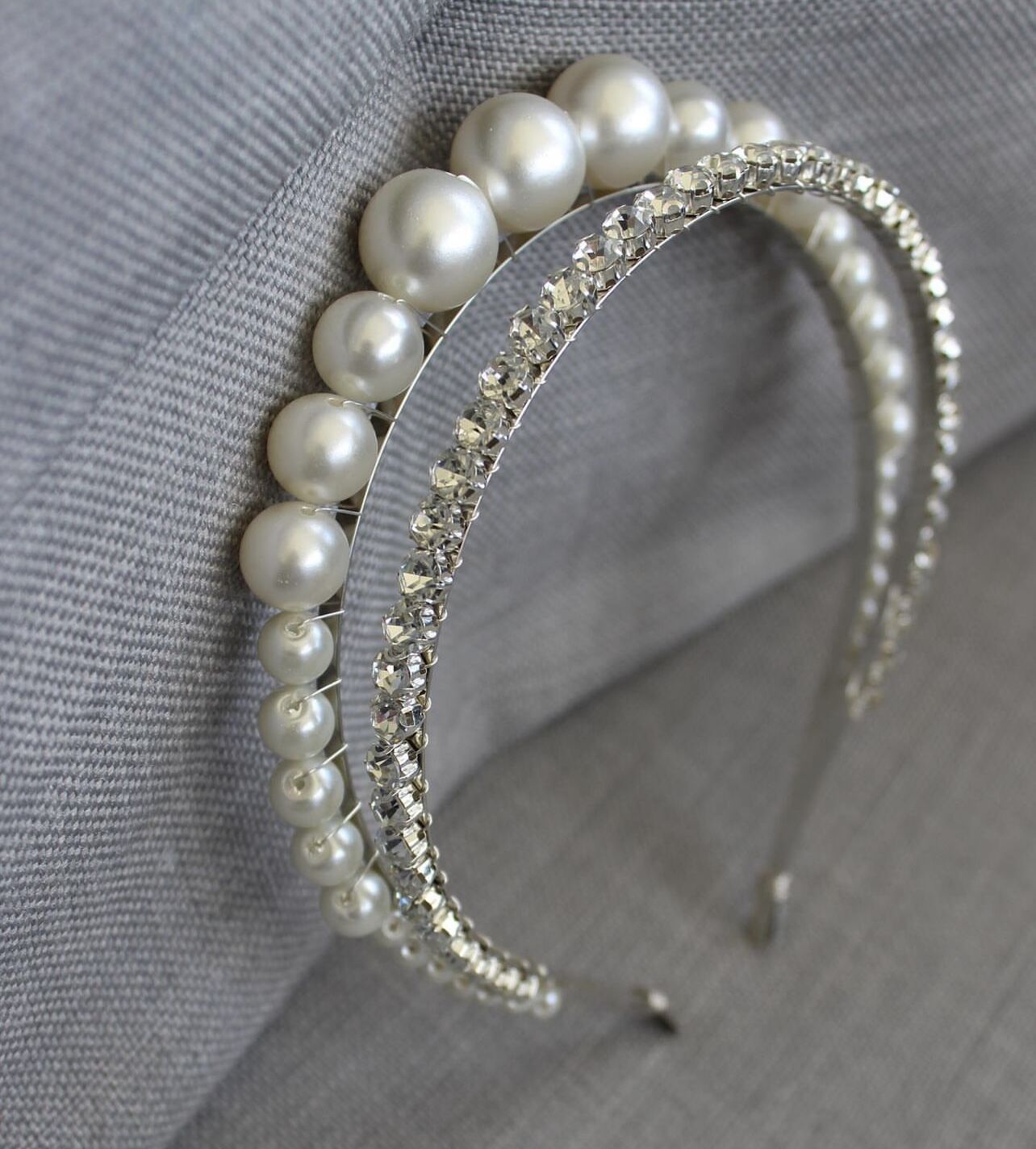 KRİSTAL TAŞLI VE İNCİLİ İKİ SIRA TAÇ