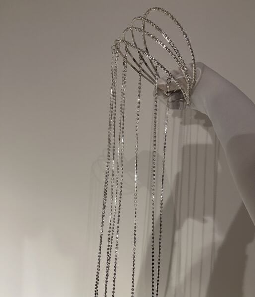 KRİSTAL DÖRT SIRA SARKITLI TAÇ