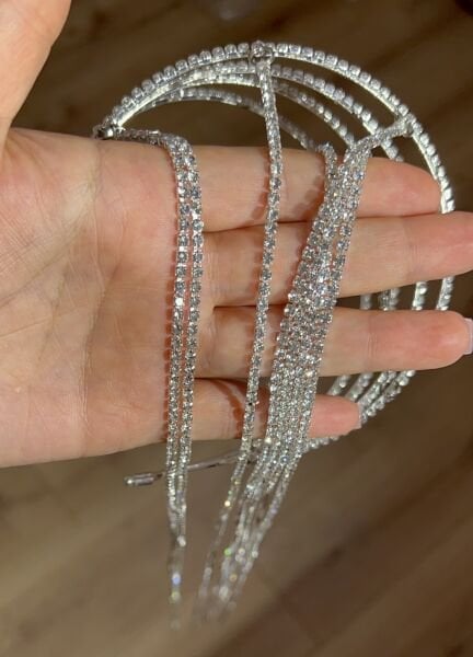 KRİSTAL DÖRT SIRA SARKITLI TAÇ