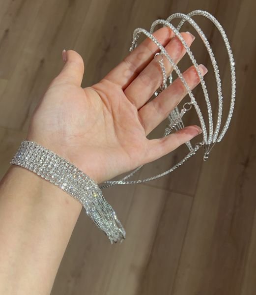 KRİSTAL DÖRT SIRA SARKITLI TAÇ