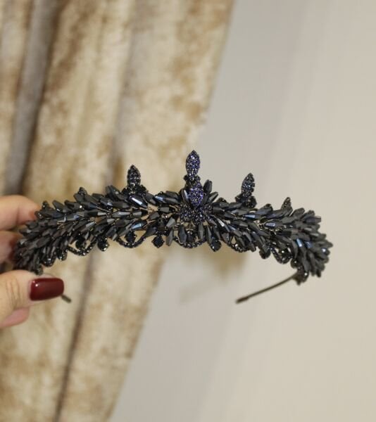 LACİVERT TİNA TAÇ