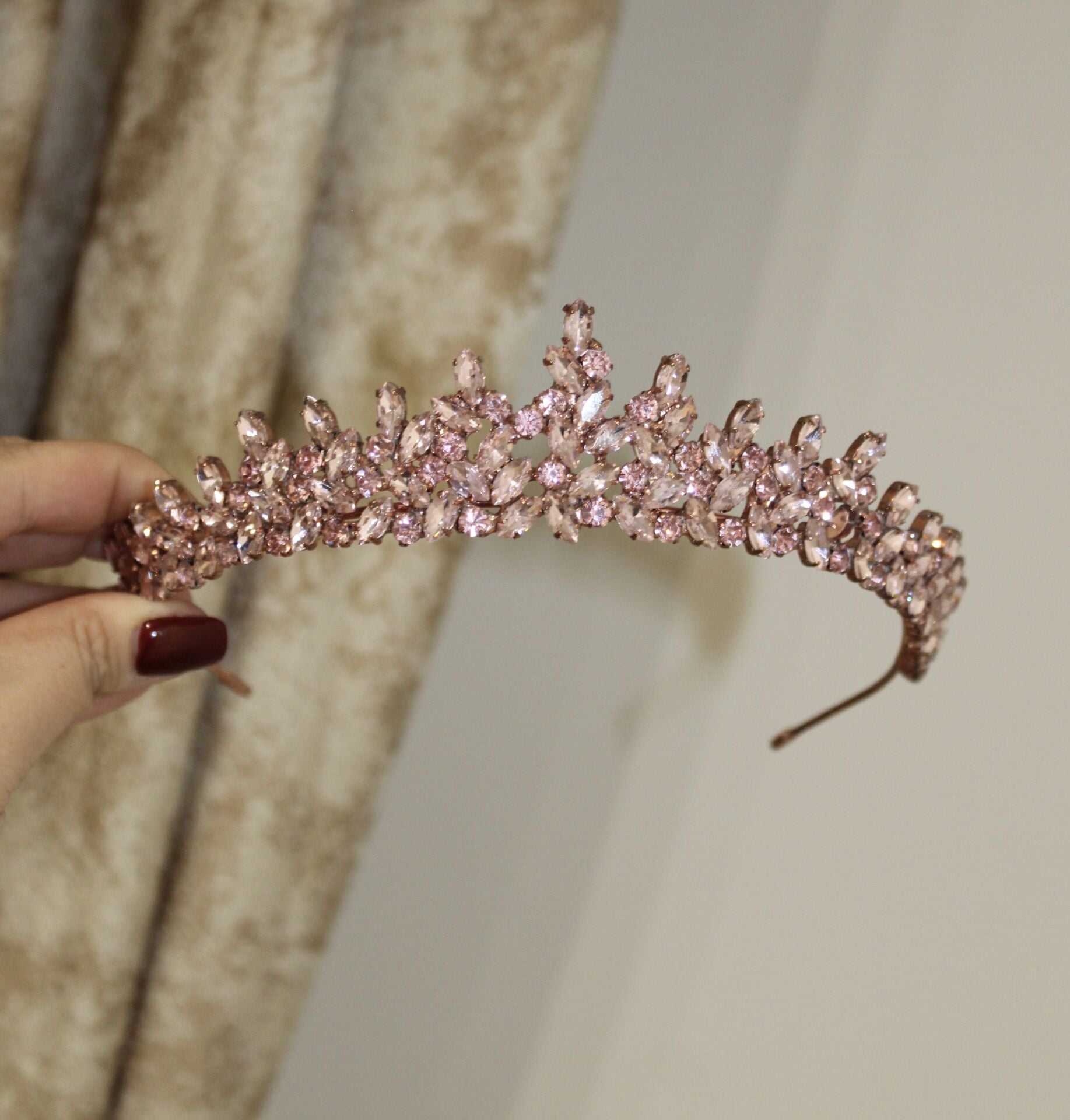 PEMBE LORA TAÇ
