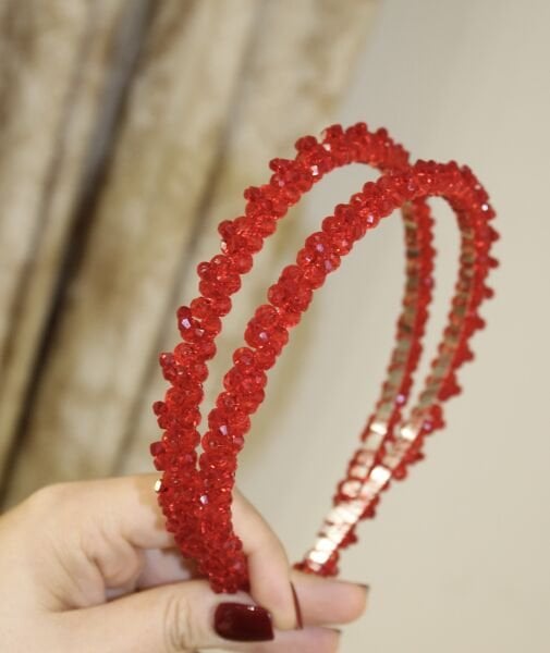 KIRMIZI ÇİFT SIRA KRİSTALLİ TAÇ