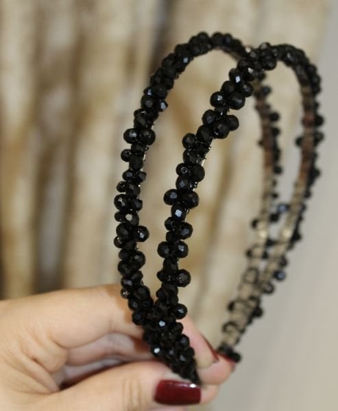 SİYAH MOTİFLİ KRİSTALLİ TAÇ