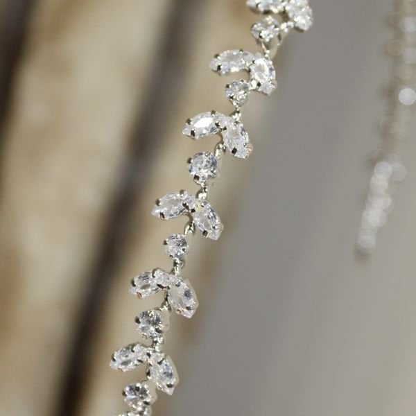 CLARA ZİRKON TEK SIRA BANT