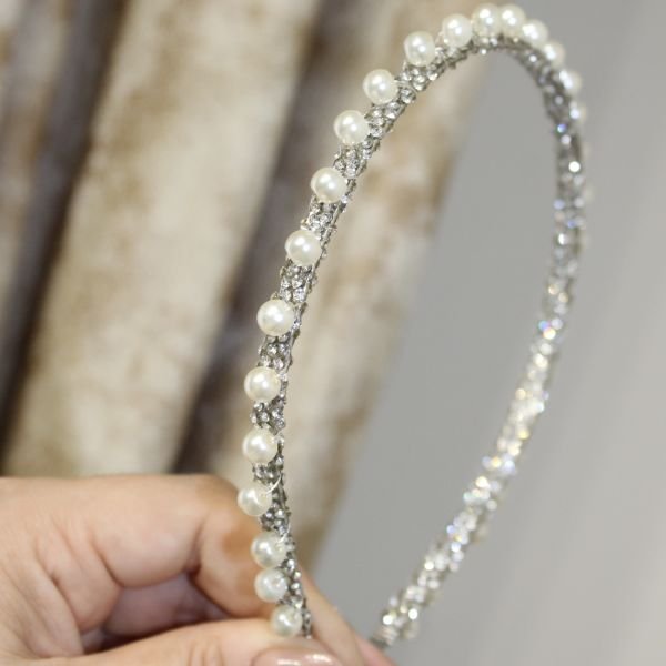 ARYA İNCİLİ TEK SIRA TAÇ