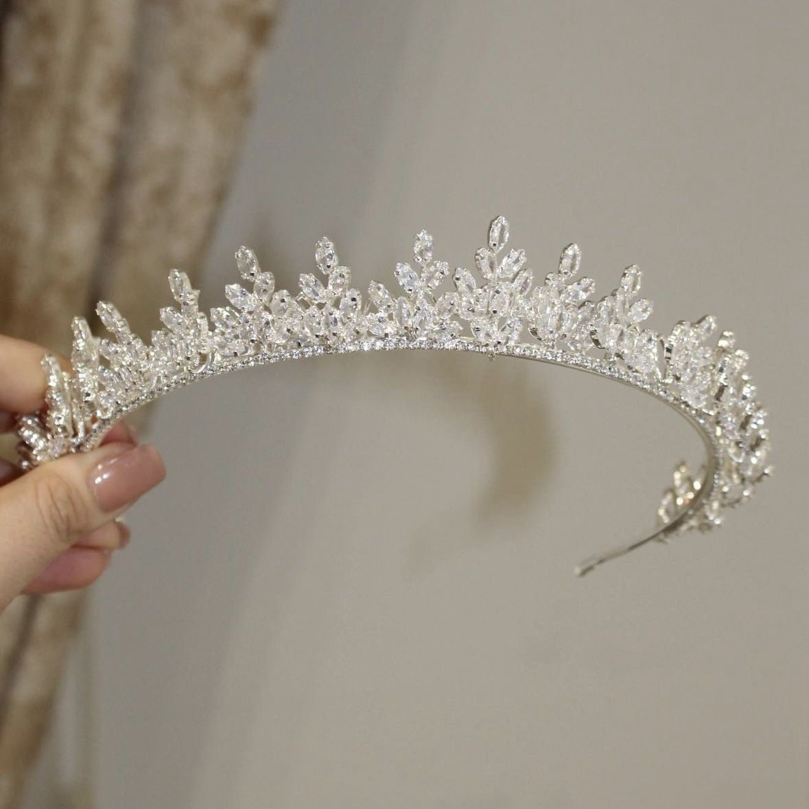 LONA ZİRKON MİNİ TAÇ