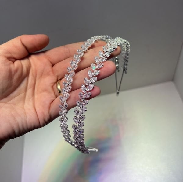 SILA ZİRKON ÇİFT SIRA TAÇ