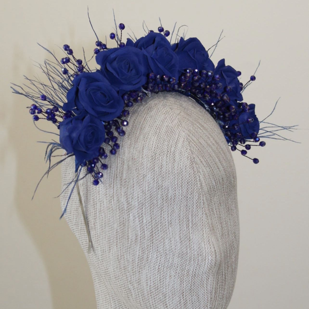 LACİVERT GÜLLÜ TASARIM TAÇ