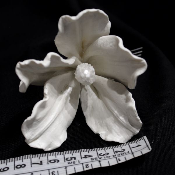 LİLYUM PORSELEN SAÇ AKSESUARI