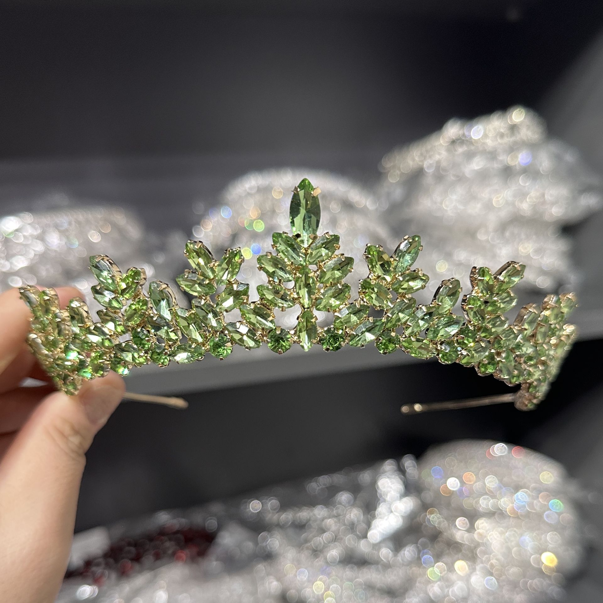 N-0162 FISTIK YEŞİLİ TAÇ